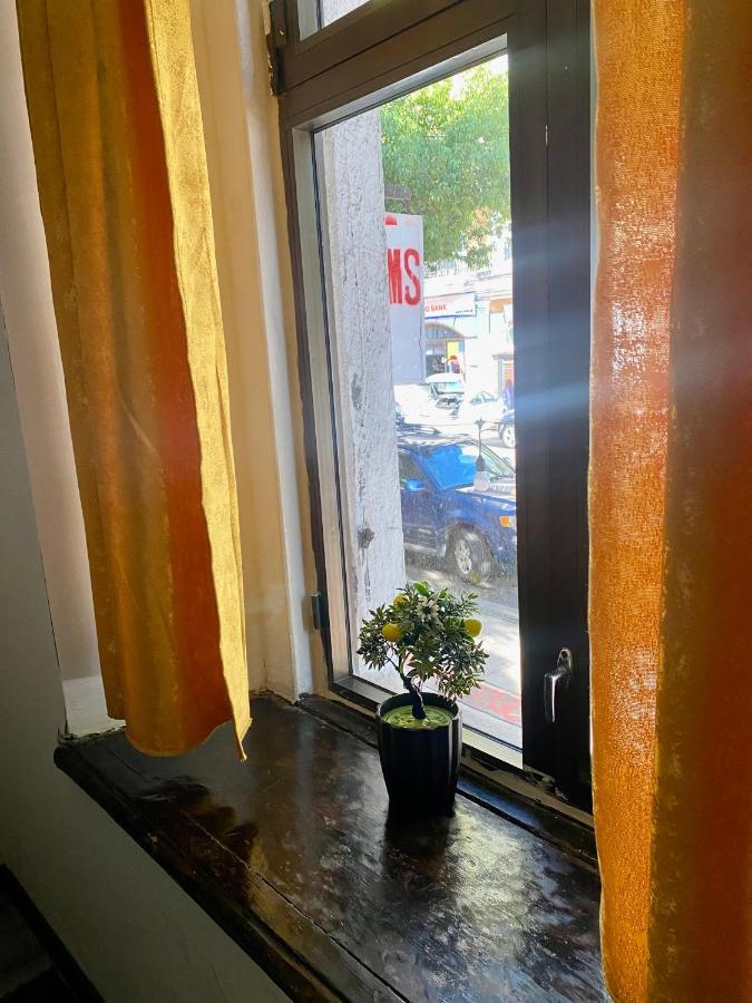 Communication Hostel Batumi Exterior photo
